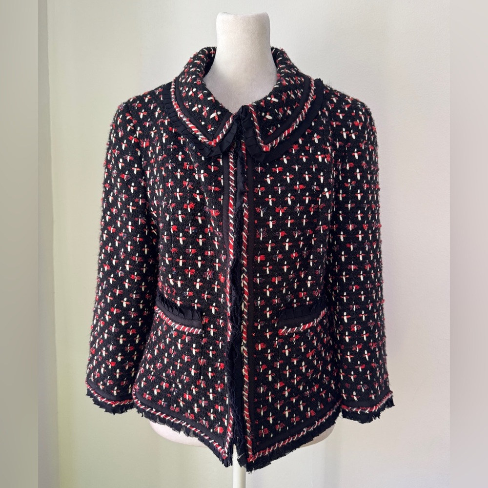 Vintage ‘90s Worth Black, White & Red Collared Hook & Eye Closure Tweed Jacket